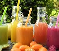 Parimad looduslikud vahendid maksa turgutamiseks ja detoksiks Kevade lähenedes hakkavad reklaamid ja artiklid taas kihama kehamürkidest vabanemise vahenditest, soovitatakse imelisi eridieete ja vedelikupäevi. Hea uudis on aga see, et loodus on meid varustanud suure hulga toiduks sobilike taimedega, mille abil saame oma keha toonust suurepäraselt tõsta ja puhastumisprotsessides aidata. Nii pole uhkelt pakendatud imerohtusid ja talla alla kleebitavaid plaastreid vajagi!